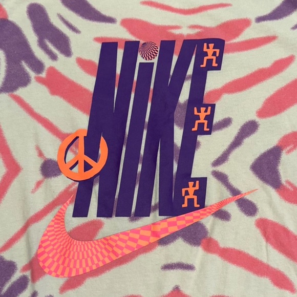 Men’s THE NIKE TEE Festival Futura Peace T-shirt Large - Picture 3 of 5